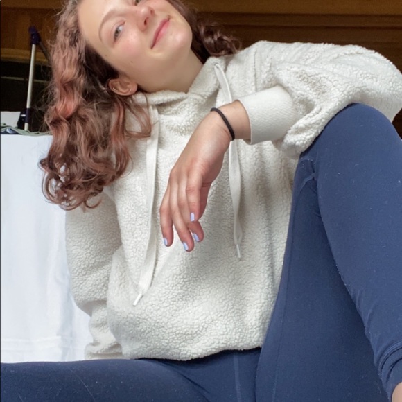 Urban Outfitters cropped fluffy hoodie - Picture 6 of 6